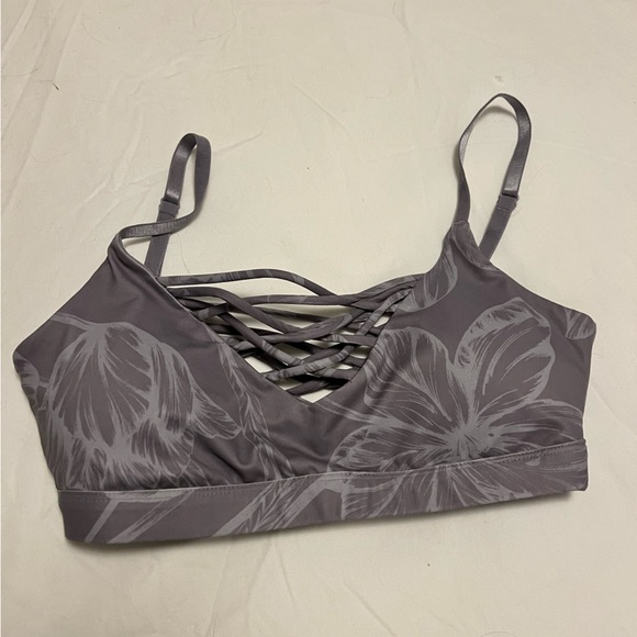 Fabletics set High waisted 7/8 Capri Leggings with matching strappy Sports Bra - Picture 7 of 11